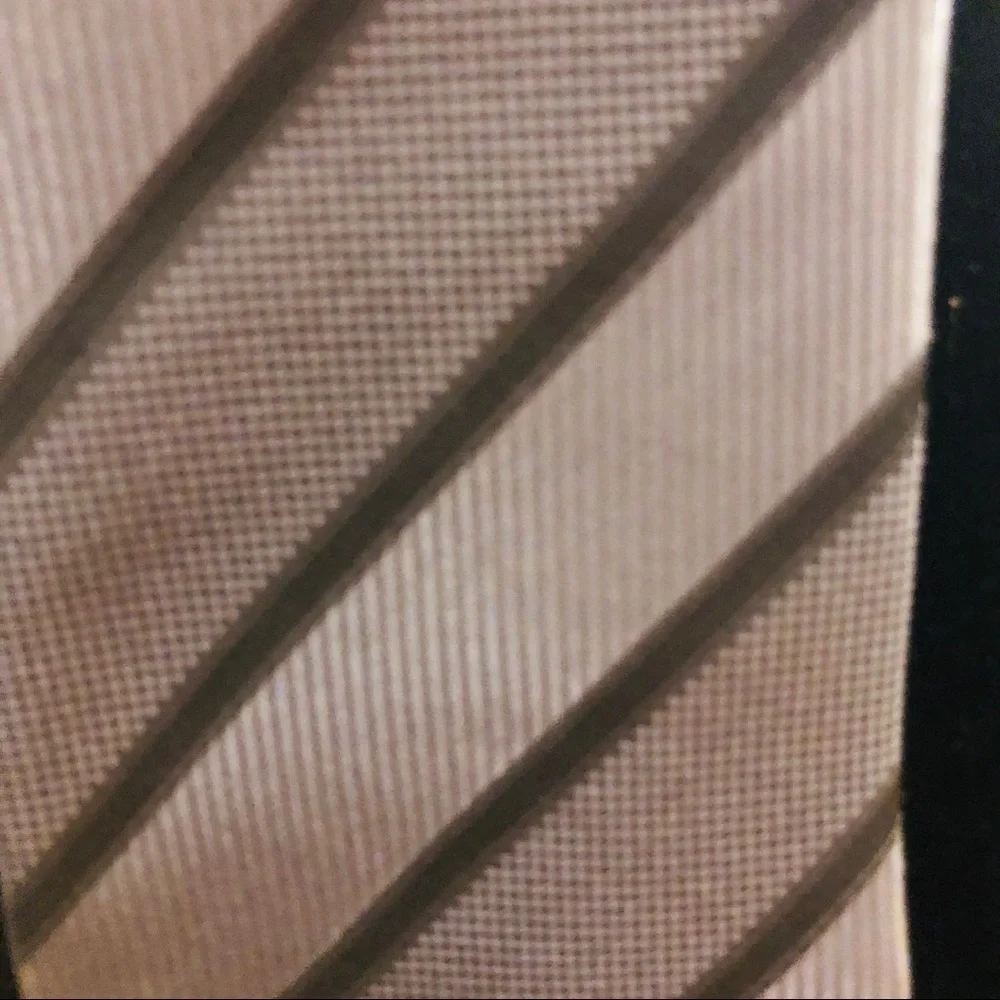 Y & G FASHION OF THE MOMENT 100% SILK TIE